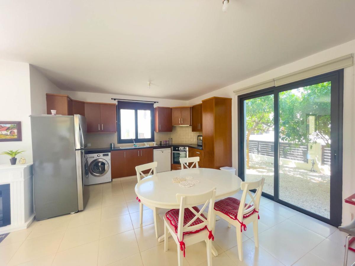 Villa Chrysa Protaras Exteriör bild