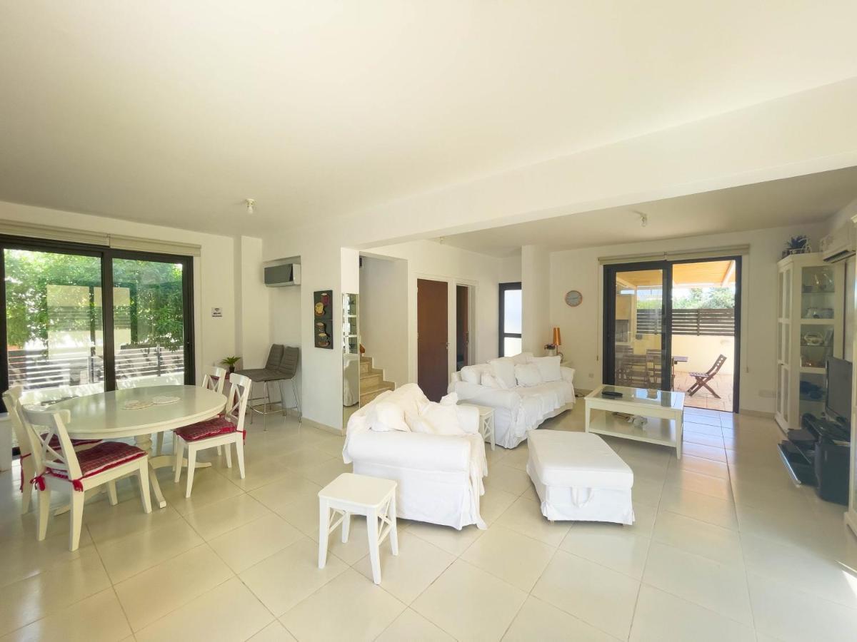 Villa Chrysa Protaras Exteriör bild